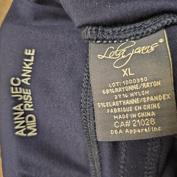 ๐Lot of 3 classic, great XL leggings! Mid-rise, like new, ankle pant-style ๐๐ - Picture 9 of 9